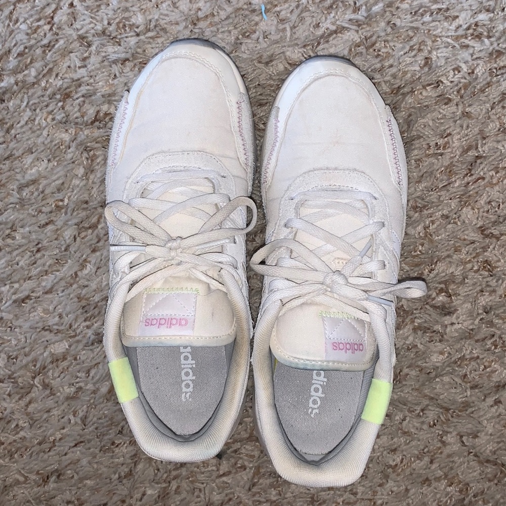 Adidas Retro Run Sneakers